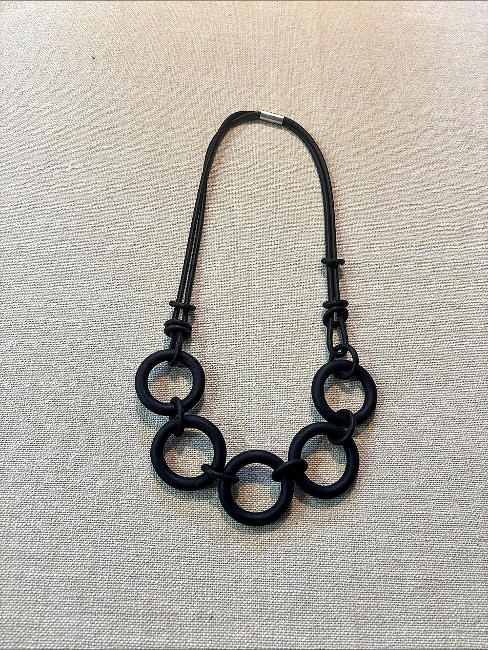 Black Linked Ring Statement Necklace Like New
